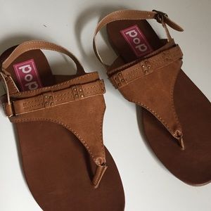 Pop Thatcher sandals size 9 new